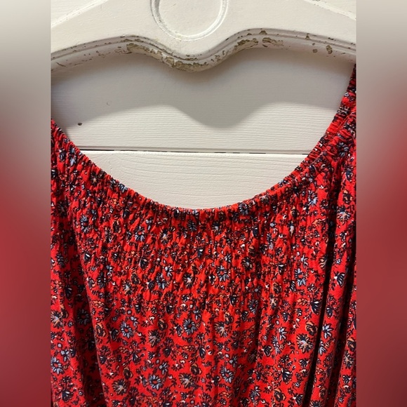 EYESHADOW – Bright red floral boho top, size L. - Picture 7 of 8